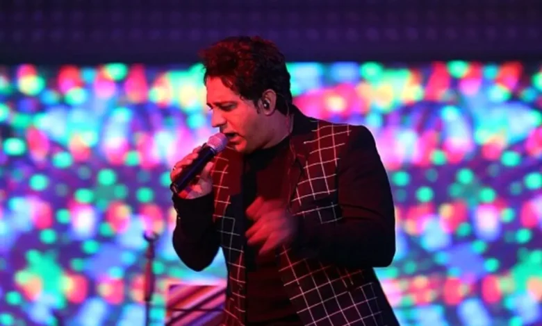 عکس | شوخی جالب مرحوم امید جهان با عکس خود در دوران سربازی و مقایسه با محمدرضا گلزار