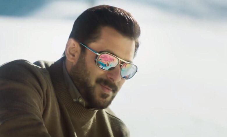 نگاه روز |سلمان خان در جشن تولد 59سالگی‌اش با تیپ متفاوت