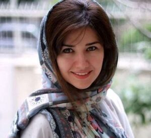 نگاه روز | حیاط زیبای خانه پدری نیلوفر استخری همراه با خاطرات دلنشین مجردی