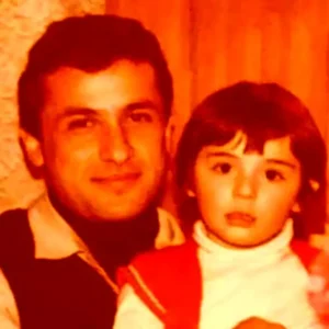 عکس داغ امروز | عکس یادگاری چهره «نیوشا ضیغمی» در کودکی و در آغوش پدرش عکس داغ امروز | عکس یادگاری چهره «نیوشا ضیغمی» در کودکی و در آغوش پدرش