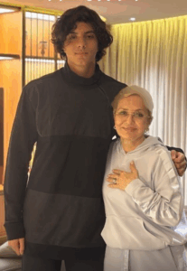 نگاه روز | قاب پربازدید از پسر آقای بازیگر در کنار خواننده مشهور/ تغییر چهره پسر امیر جعفری ! نگاه روز | قاب پربازدید از پسر آقای بازیگر در کنار خواننده مشهور/ تغییر چهره پسر امیر جعفری !