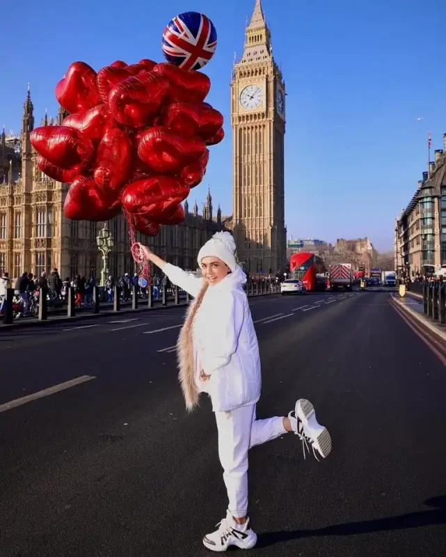 نگاه روز | عکس جذاب آزاده زارعی، بازیگر سریال آوای باران با برج ساعت لندن سال ۱۴۰۴ نگاه روز | عکس جذاب آزاده زارعی، بازیگر سریال آوای باران با برج ساعت لندن سال ۱۴۰۴