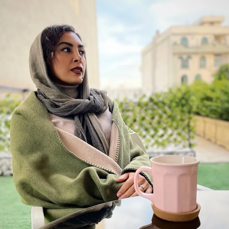 عکس آنلاین | ژست حدیثه تهرانی در بالکن خوشگل و دیدنیش سال ۱۴۰۴ عکس آنلاین | ژست حدیثه تهرانی در بالکن خوشگل و دیدنیش سال ۱۴۰۴