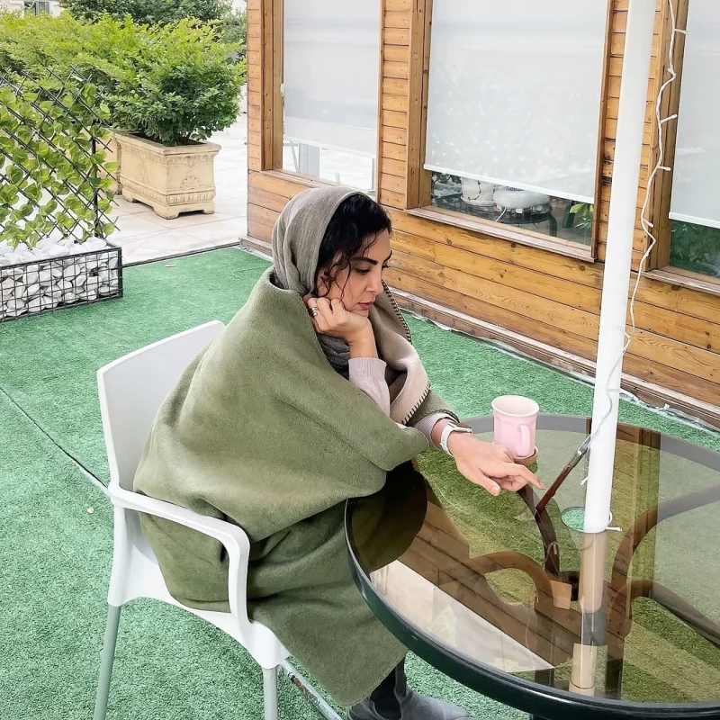 عکس آنلاین | ژست حدیثه تهرانی در بالکن خوشگل و دیدنیش سال ۱۴۰۴ عکس آنلاین | ژست حدیثه تهرانی در بالکن خوشگل و دیدنیش سال ۱۴۰۴