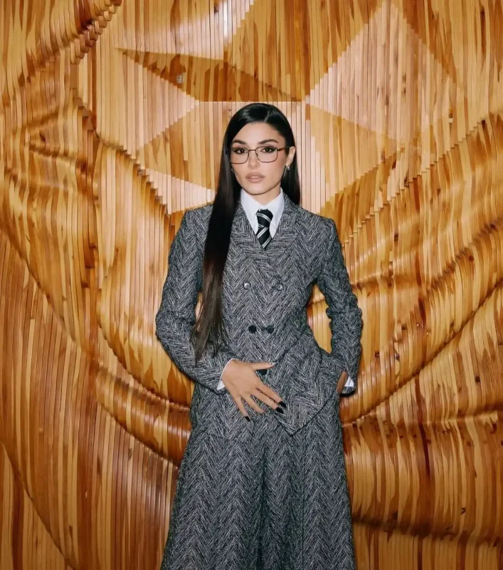 قاب روز | استایل چشمگیر هانده ارچل بازیگر مست عشق در هفته مد میلان قاب روز | استایل چشمگیر هانده ارچل بازیگر مست عشق در هفته مد میلان