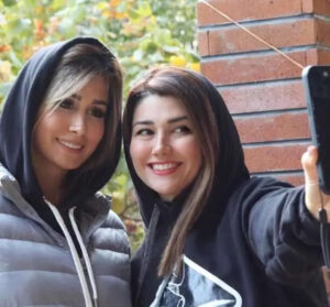 نگاه روز | حیاط زیبای خانه پدری نیلوفر استخری همراه با خاطرات دلنشین مجردی