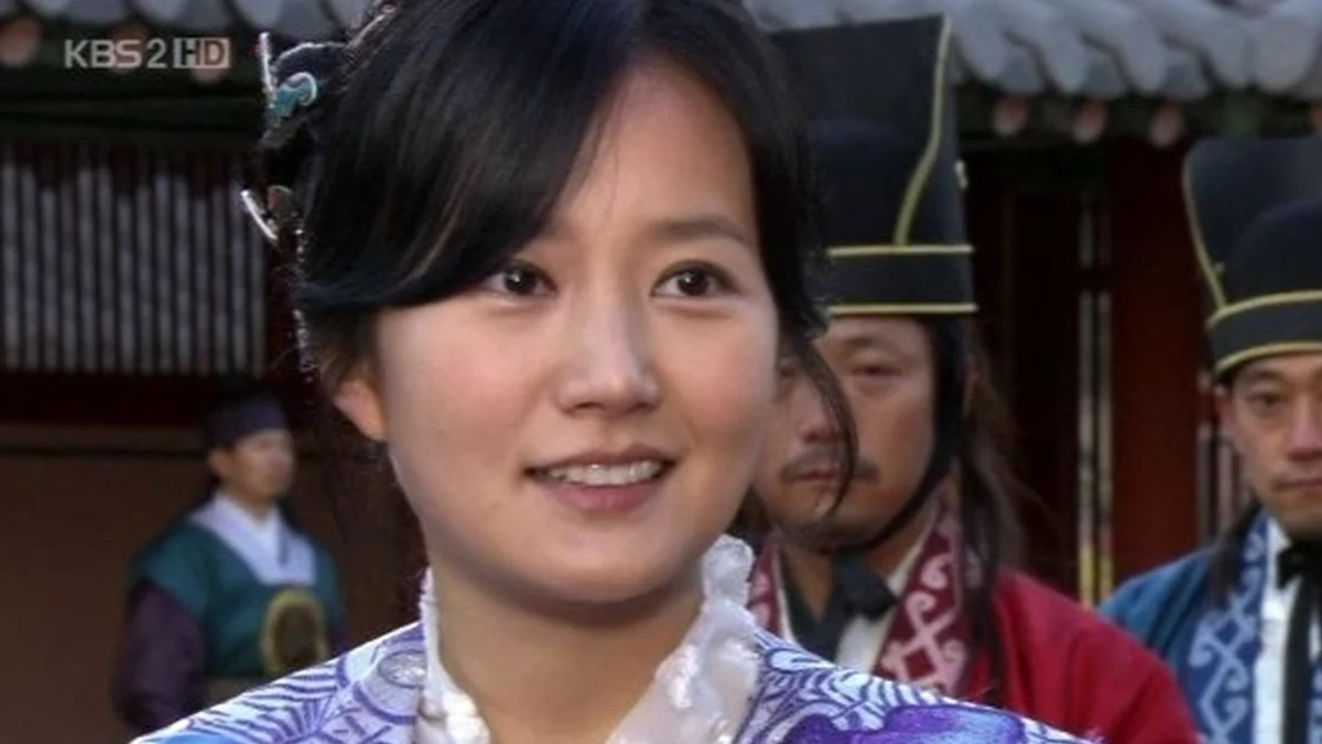 عکس سریو، خواهر موهیول امپراتور بادها در 44 سالگی در کنار دختر و پسرش