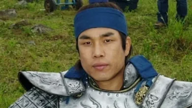 عکس | سفر در زمان ؛ تغییر چهره نارو بازیگر سریال جومونگ در 59 سالگی در حال گردش در جنگل