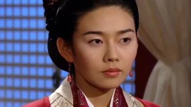 عکس داغ امروز | عکس «سولان، زن تسو» در سریال جومونگ در حال تبلیغ محصولات آرایشی