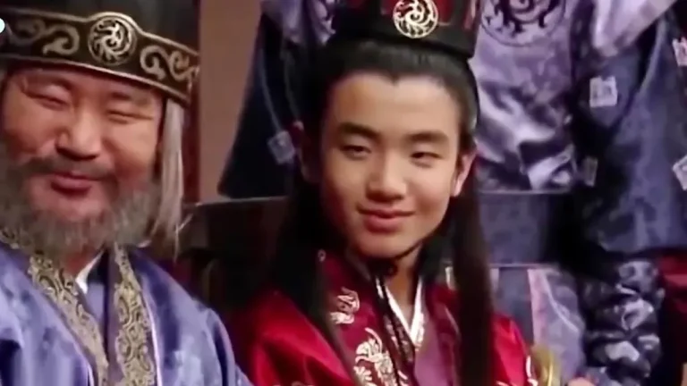 عکس داغ امروز | عکس شاهزاده یوری سریال جومونگ در دوران کودکی عکس داغ امروز | عکس شاهزاده یوری سریال جومونگ در دوران کودکی