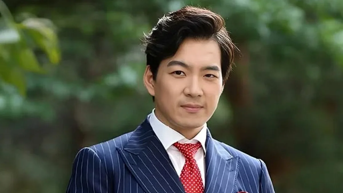 🔥تاریخ وبگردی | جومونگ در کنار طرفدارش در پشت صحنه 20 سال قبل جومونگ در کنار طرفدارش در پشت صحنه 20 سال قبل