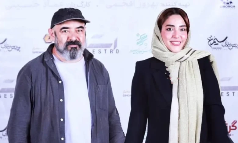 قاب روز | تقلید صدای بامزه حسن معجونی توسط هادی کاظمی در برنامه امیرحسین قیاسی قاب روز | تقلید صدای بامزه حسن معجونی توسط هادی کاظمی در برنامه امیرحسین قیاسی