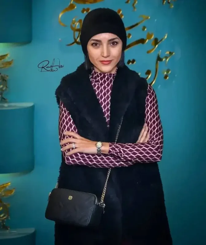 تاریخ وبگردی | «خاطره اسدی» با استایل خاصش سال ۱۴۰۴ تاریخ وبگردی | «خاطره اسدی» با استایل خاصش سال ۱۴۰۴