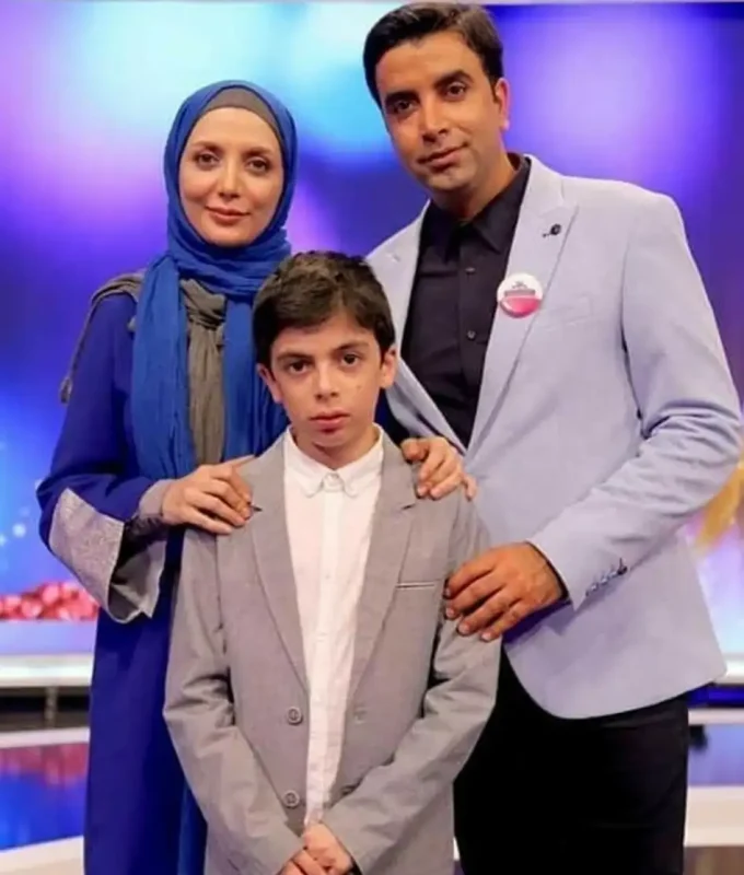 نگاه روز | رویا میرعلمی در کنار خوانواده جذابش سال ۱۴۰۴ نگاه روز | رویا میرعلمی در کنار خوانواده جذابش سال ۱۴۰۴