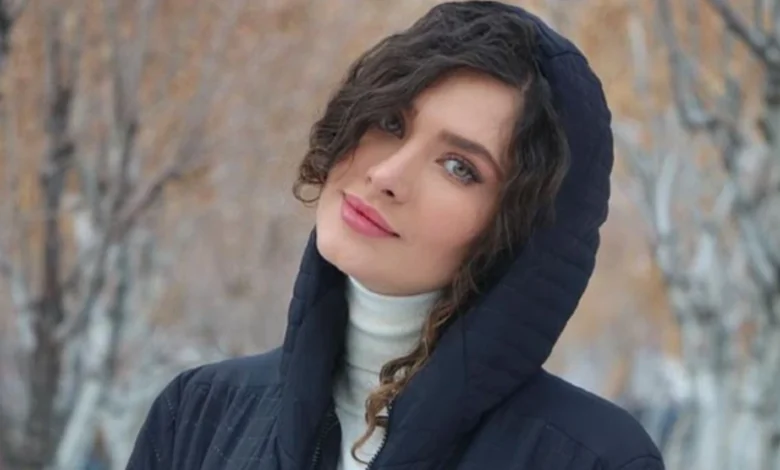 تاریخ وبگردی | چهره جذاب ساناز سعیدی سال ۱۴۰۴ تاریخ وبگردی | چهره جذاب ساناز سعیدی سال ۱۴۰۴