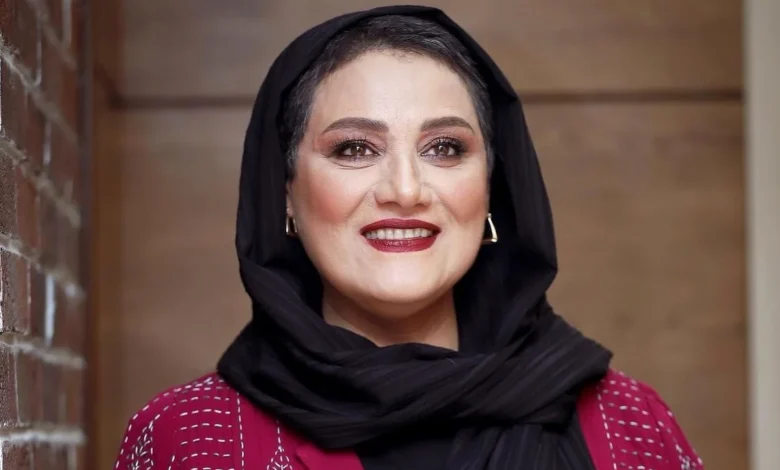 🔥تاریخ وبگردی |عکس جدید شبنم مقدمی در حال گرفتن فال در آرامگاه حافظ 🔥تاریخ وبگردی |عکس جدید شبنم مقدمی در حال گرفتن فال در آرامگاه حافظ