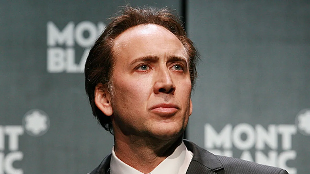 🔥تاریخ وبگردی| نیکلاس کیج و بن کینگزلی در فیلم جنگ جهانی دوم Fortitude مقابل دوربین میروند نیکلاس کیج و بن کینگزلی در فیلم جنگ جهانی دوم Fortitude مقابل دوربین میروند