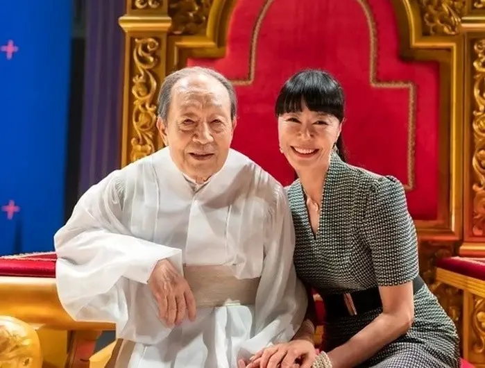 قاب روز | چهره «بانو یومیول» سریال جومونگ در 58 سالگی در پشتصحنه فیلم جدیدش قاب روز | چهره «بانو یومیول» سریال جومونگ در 58 سالگی در پشتصحنه فیلم جدیدش