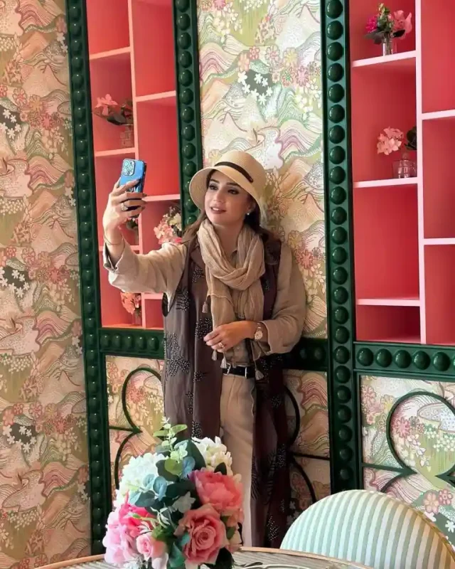 قاب روز | عکس جدید از کافهای در دبی که میزبان شبنم قلیخانی شد قاب روز | عکس جدید از کافهای در دبی که میزبان شبنم قلیخانی شد