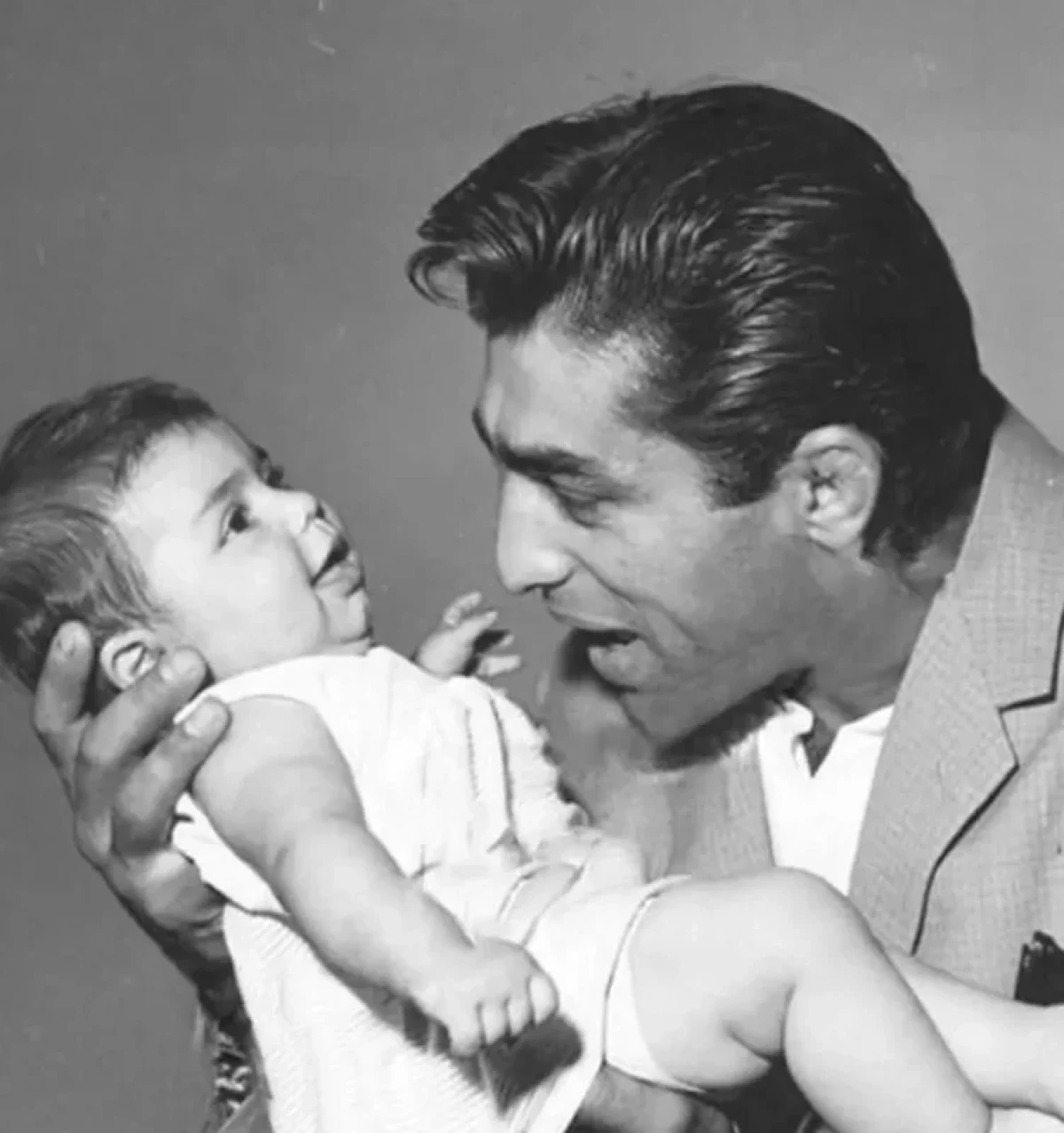 عکس ویژه از «فردین و دخترش آمنه» دهه 50 11zon mahdi taghipourofficial 1737475507 3550524352652180157 4947547150 1