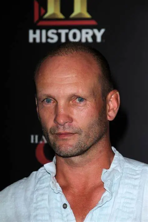 قاب روز | زندگی خصوصی، عکس های شخصی اندرو هاوارد و بیوگرافی قاب روز | زندگی خصوصی، عکس های شخصی اندرو هاوارد و بیوگرافی