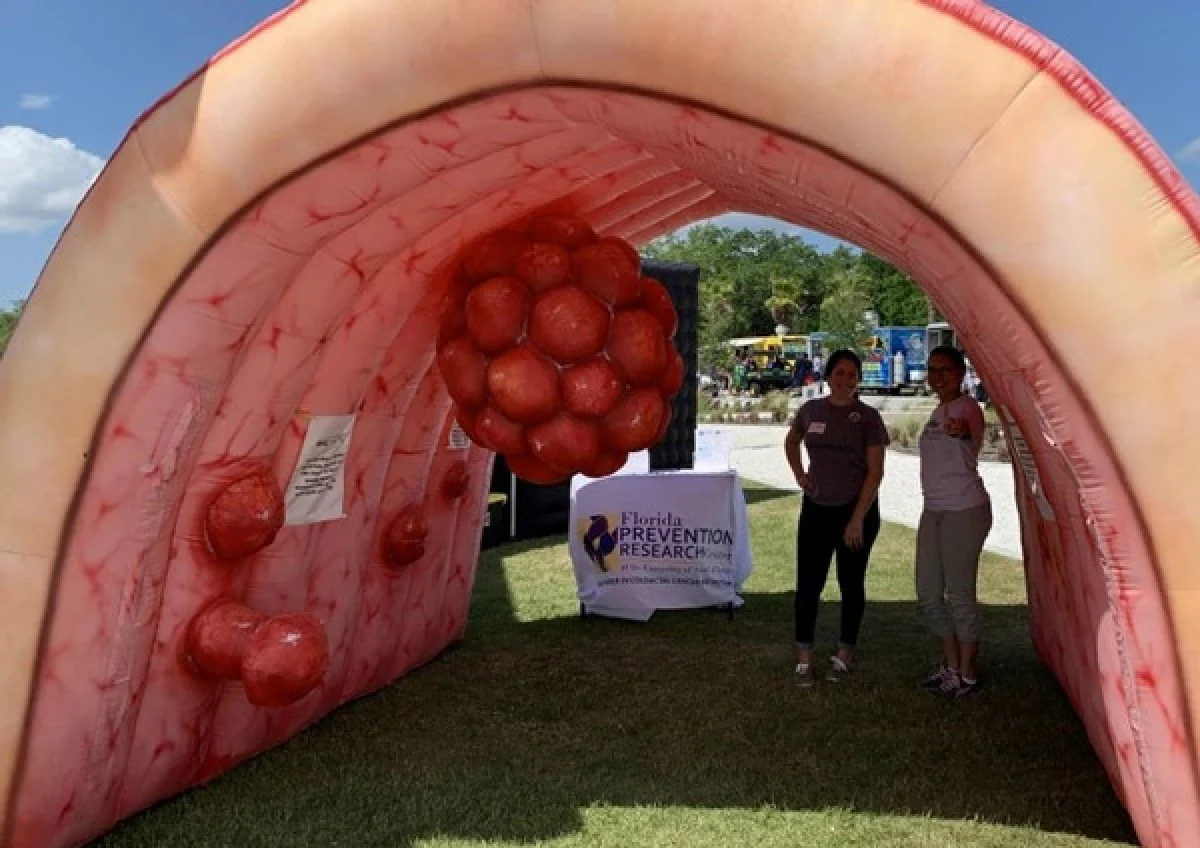 از مواد دور ریختنی این تصویر را درست کرده