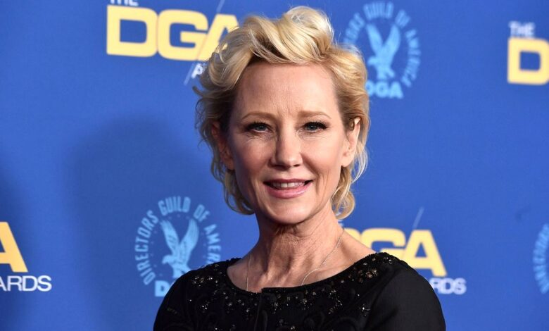 قاب روز | زندگی خصوصی، عکسهای شخصی آن هیچ و بیوگرافی قاب روز | زندگی خصوصی، عکسهای شخصی آن هیچ و بیوگرافی