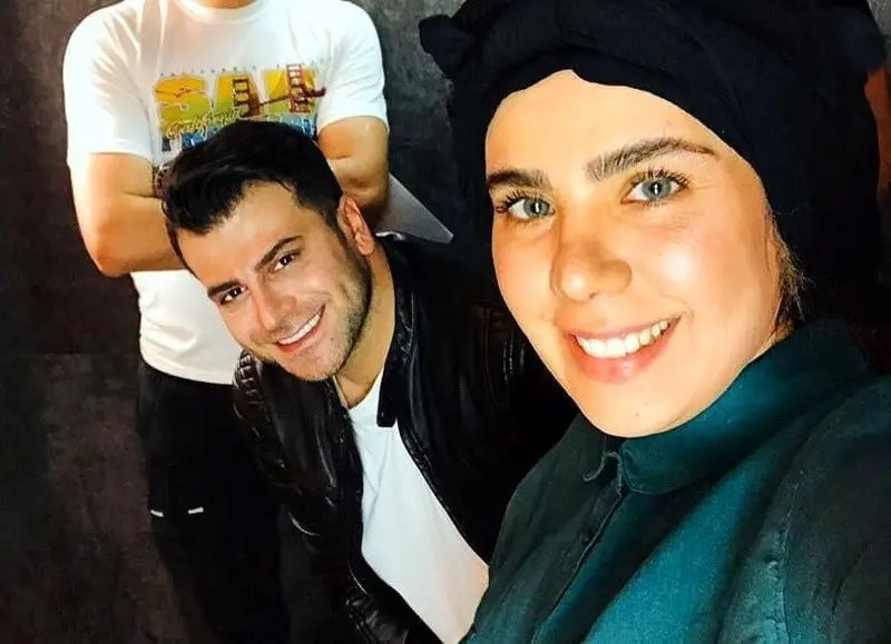 تاریخ وبگردی | عکس یادگاری «مژگان و جواد جوادی» در پشتصحنه گریم بچه مهندس3 تاریخ وبگردی | عکس یادگاری «مژگان و جواد جوادی» در پشتصحنه گریم بچه مهندس3