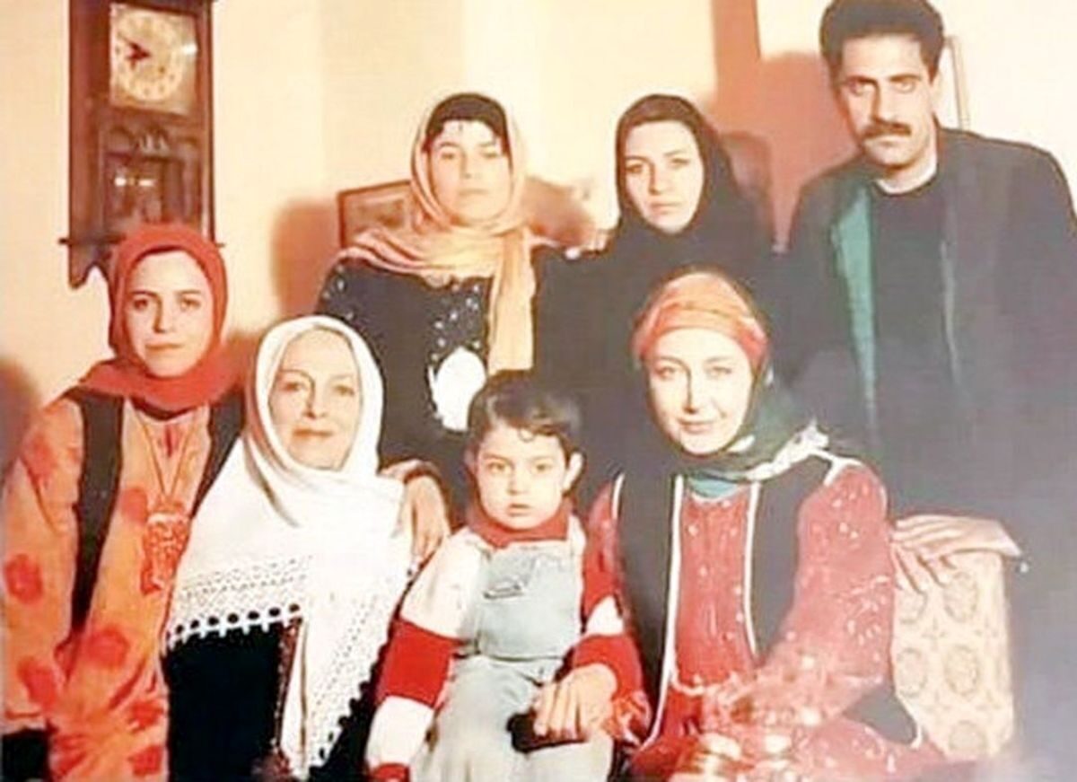 تاریخ وبگردی | شوخی کتایون ریاحی با «شیرین» در پشت‌صحنه «پس از باران»