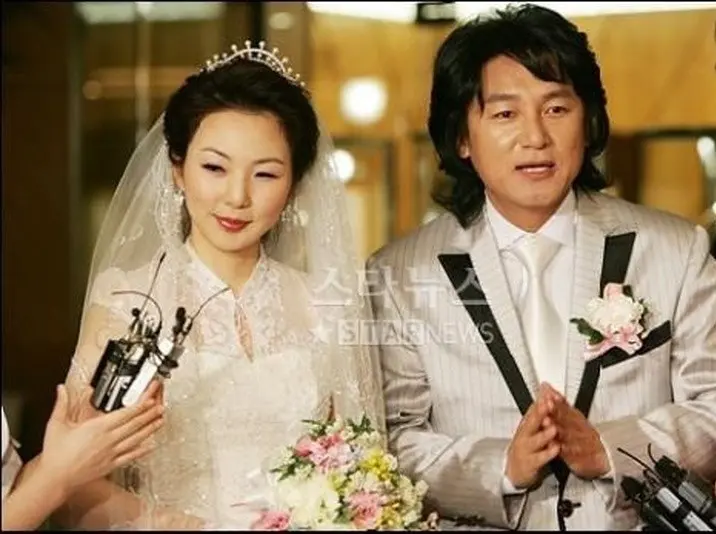 تصاویر دیده نشده | عکسهای عروسی «فرمانده دزدان دریایی» سریال جومونگ در 38 سالگی تصاویر دیده نشده | عکسهای عروسی «فرمانده دزدان دریایی» سریال جومونگ در 38 سالگی