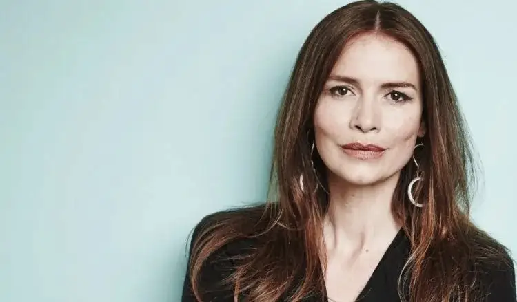 قاب روز | زندگی خصوصی، عکسهای شخصی سافرون باروز و بیوگرافی قاب روز | زندگی خصوصی، عکسهای شخصی سافرون باروز و بیوگرافی