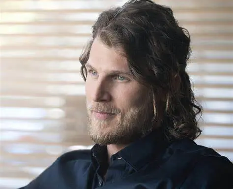 قاب روز | زندگی خصوصی، عکسهای شخصی تراویس ون وینکل و بیوگرافی قاب روز | زندگی خصوصی، عکسهای شخصی تراویس ون وینکل و بیوگرافی