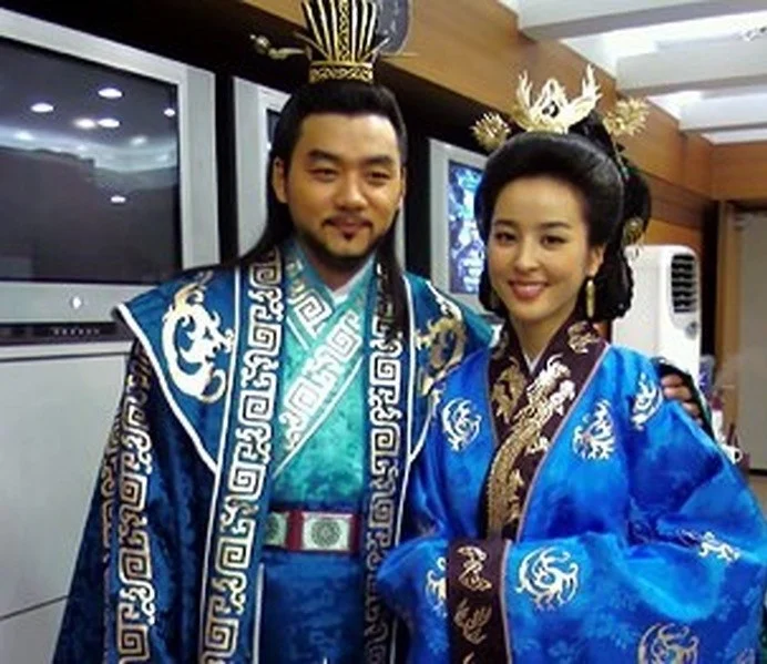 قاب روز | عکس یادگاری و جذاب «تسو و سوسانو» در پشتصحنه سریال جومونگ قاب روز | عکس یادگاری و جذاب «تسو و سوسانو» در پشتصحنه سریال جومونگ