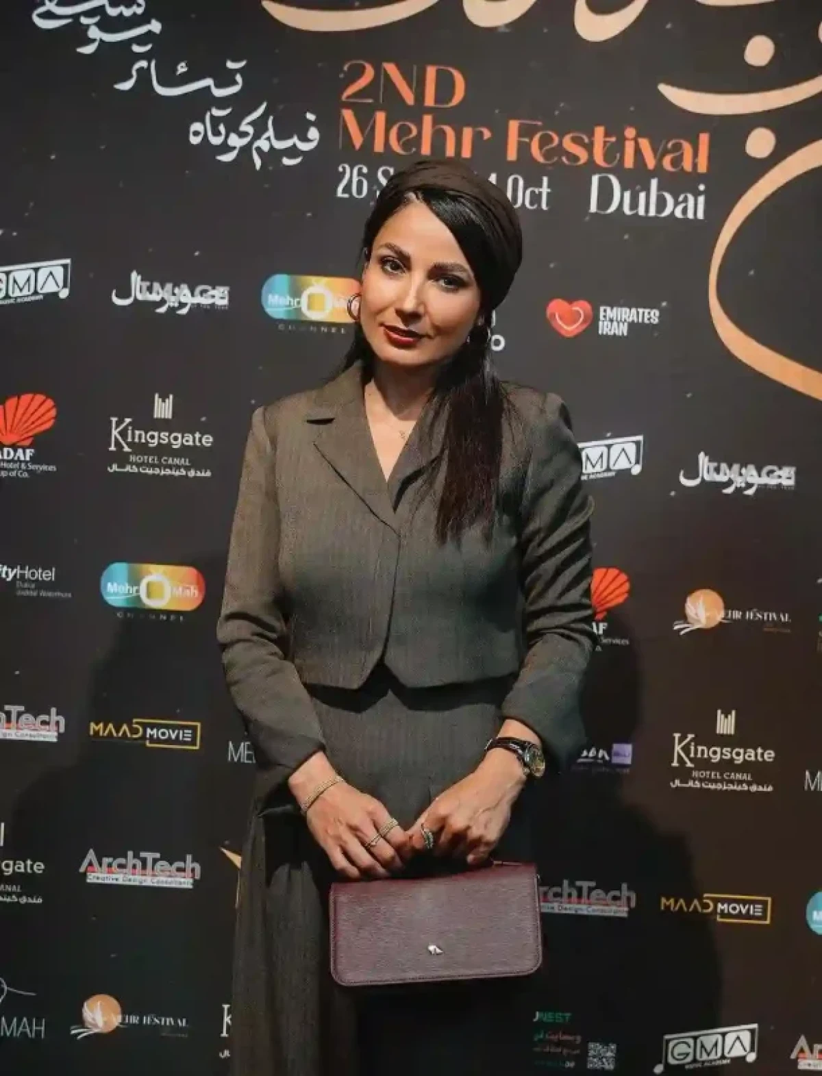 عکس ساعت سمیرا حسنپور در فستیوال دبی نماد خلیج فارس و یوز ایرانی 52d0fef9