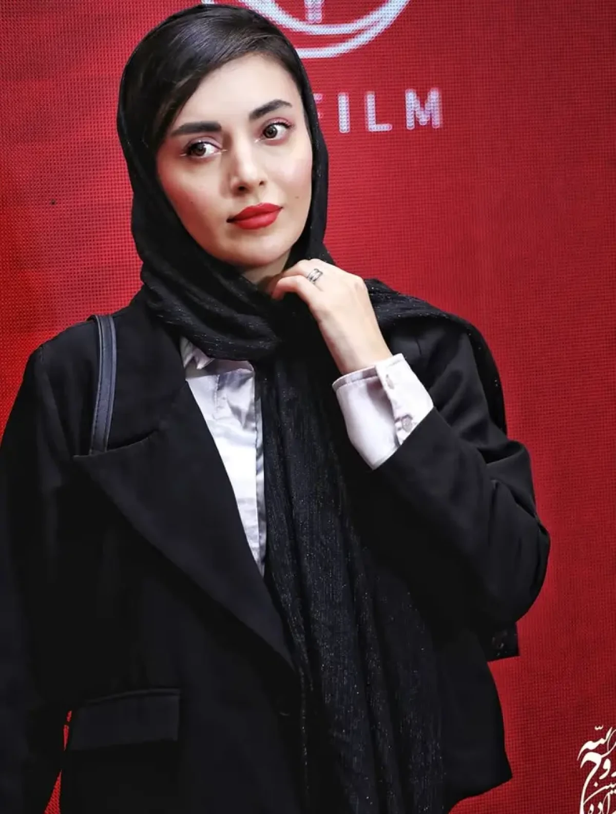 نگاه روز |استایل خاص مهشید جوادی در مراسم جدید؛ ترکیبی از ظرافت