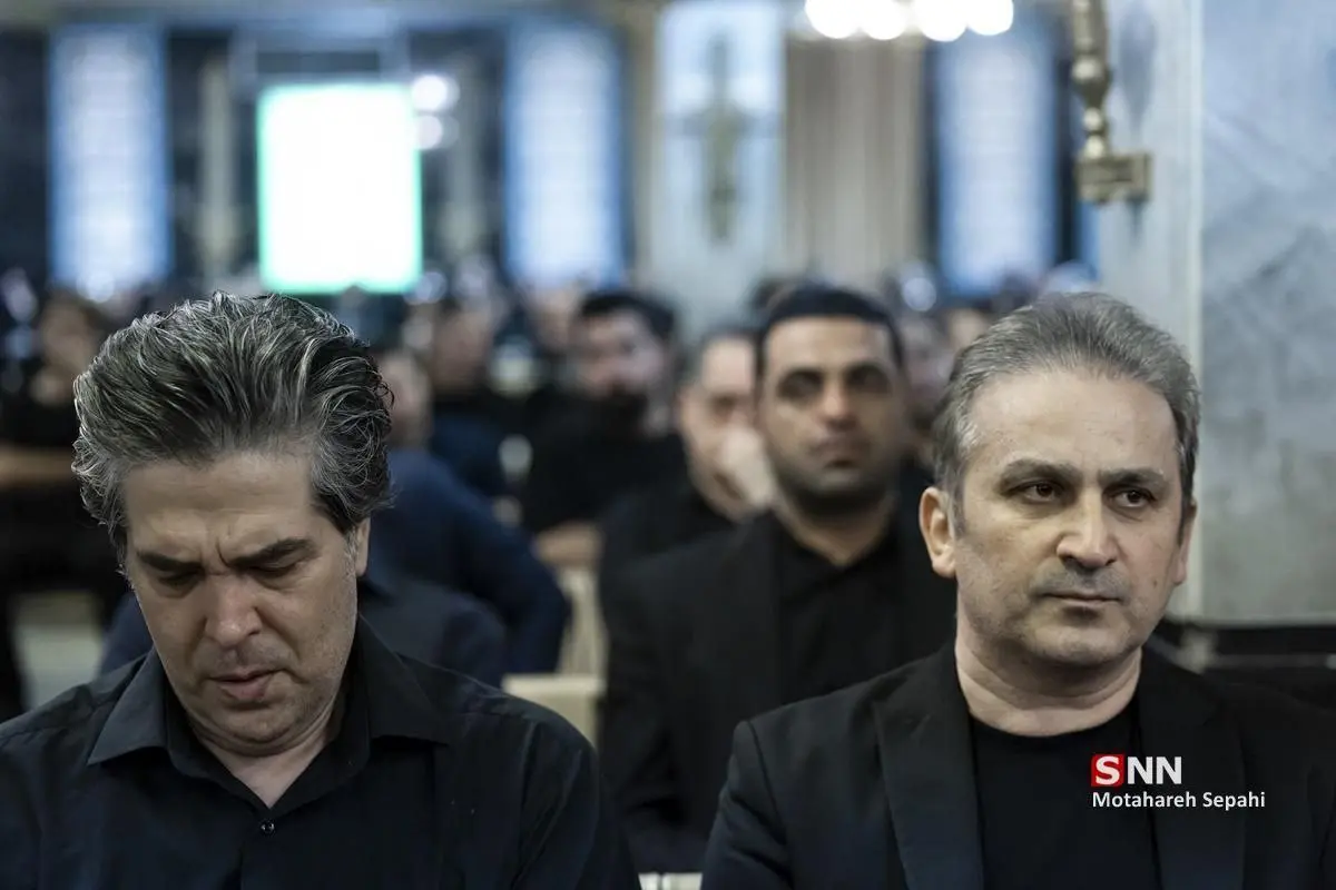 تصاویر دیده نشده | عکس از حضور عموی فیتیله ای در مراسم ختم امید جهان تصاویر دیده نشده | عکس از حضور عموی فیتیله ای در مراسم ختم امید جهان