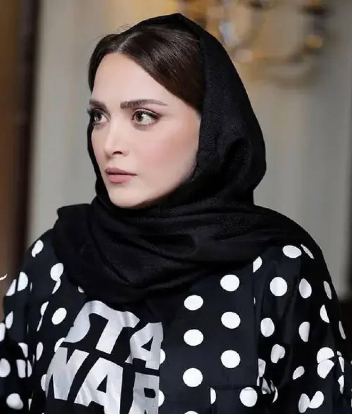 آرایش ساده و شیک به سبک بهنوش طباطبایی 6gNgXy1erEfY