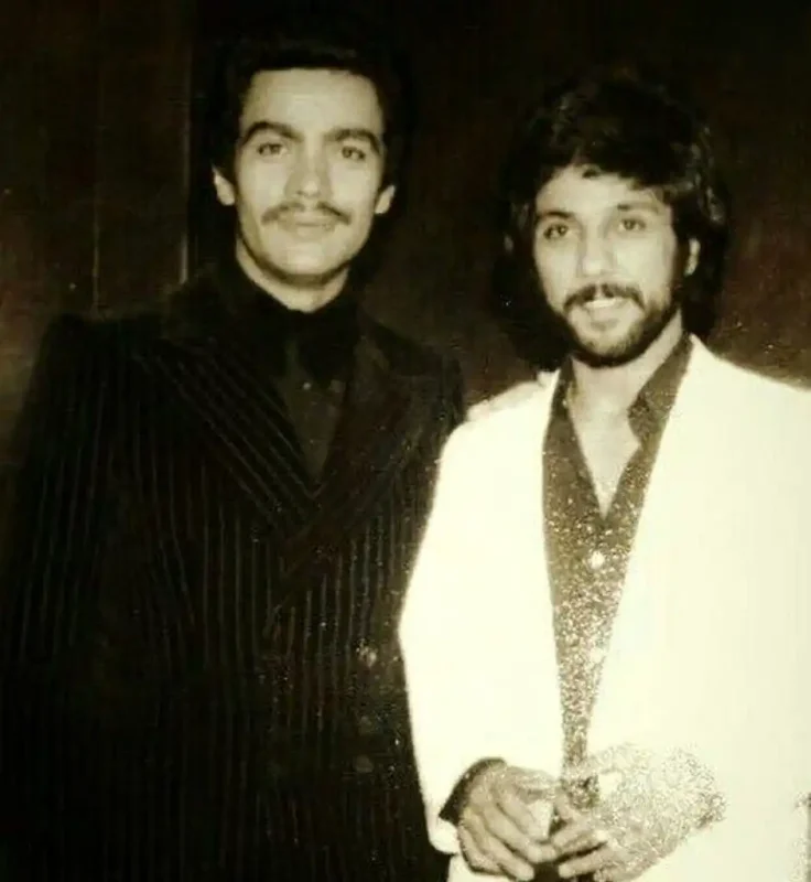 قاب روز | «داریوش و چنگیز وثوقی» در دهه 50 این تصویر دارای صفت خالی alt است؛ نام پروندهٔ آن 9-3-736x800.webp است