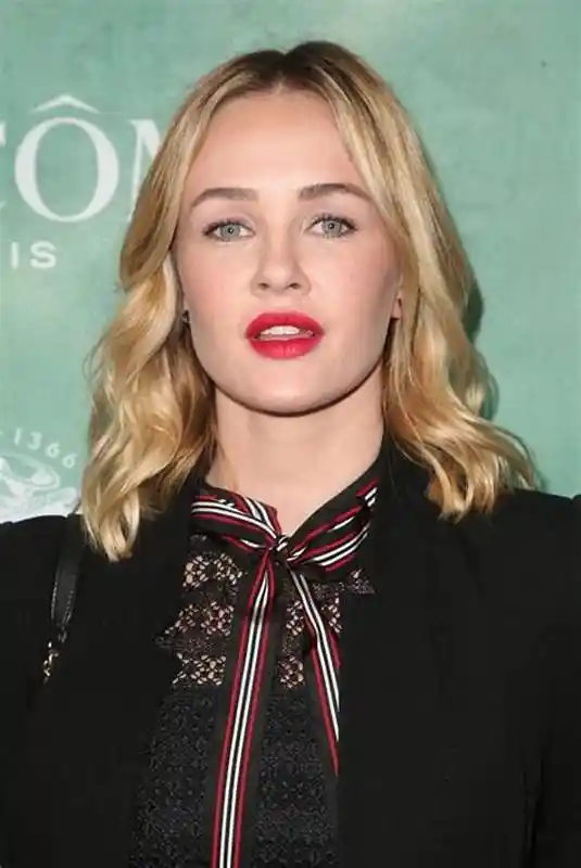 قاب روز | زندگی خصوصی، عکسهای شخصی امبر چایلدرز و بیوگرافی قاب روز | زندگی خصوصی، عکسهای شخصی امبر چایلدرز و بیوگرافی