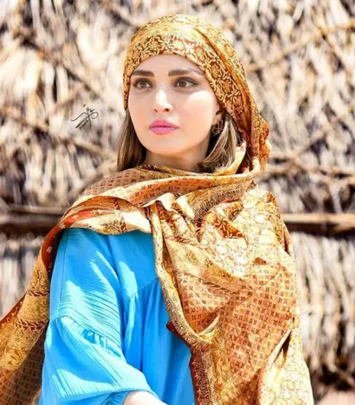 آرایش ساده و شیک به سبک بهنوش طباطبایی BD6oNCk8d0qo