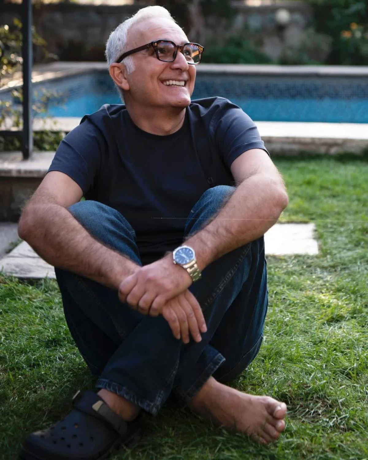 تصاویر دیده نشده | چهره خوش خنده بیژن بنفشه خواه 