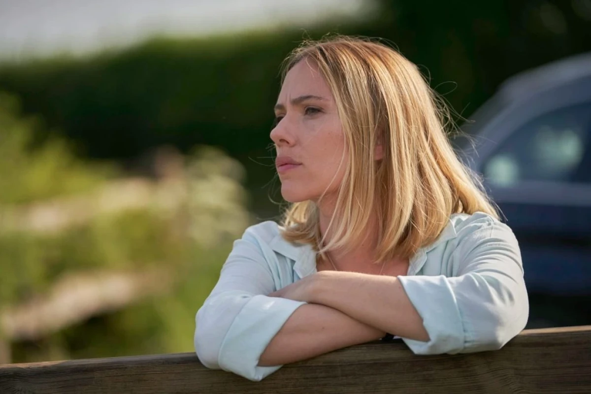 نقد فیلم My Mother’s Wedding کودکی، عشق و طبیعت زیبا My Mothers Wedding 0167 scaled 1 1