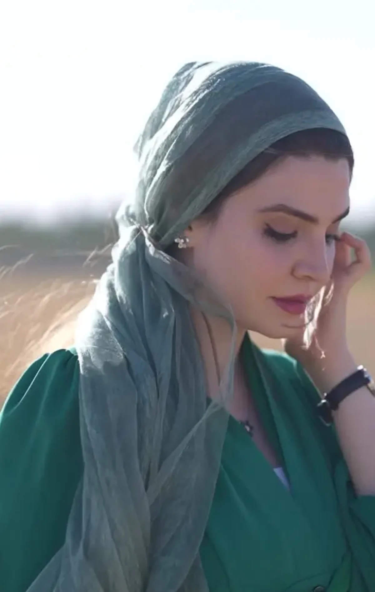 تاریخ وبگردی| آوا دارویت در دل طبیعت؛ تلفیق آرامش و زیبایی در یک مدلینگ متفاوت