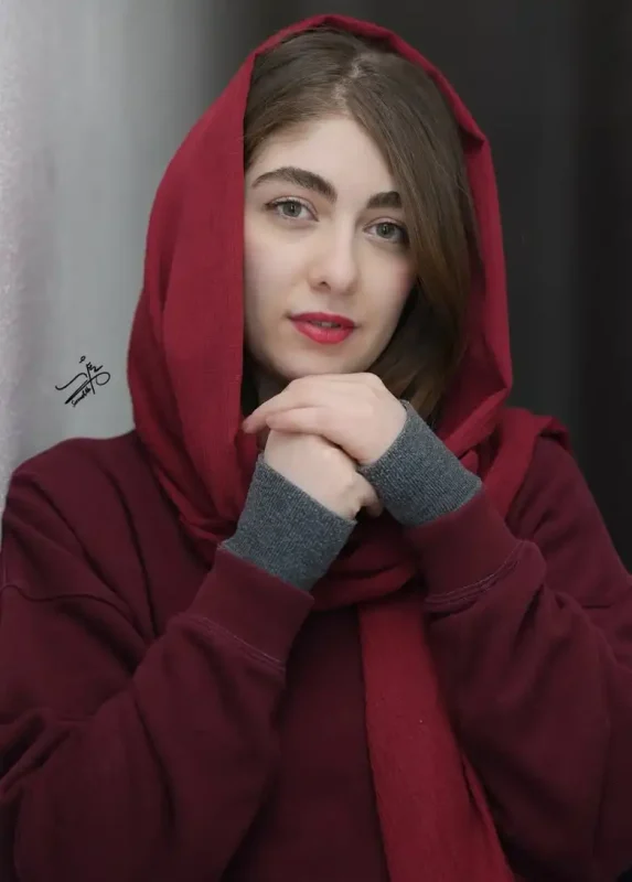 تصاویر دیده نشده | استایل تمام قرمز و دیدنی الیکا ناصری تصاویر دیده نشده | استایل تمام قرمز و دیدنی الیکا ناصری