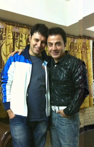 قاب روز | انتشار عکس زیرخاکی از استایل خندهدار عموپورنگ در کنار جواد عزتی و محسن یگانه قاب روز | انتشار عکس زیرخاکی از استایل خندهدار عموپورنگ در کنار جواد عزتی و محسن یگانه