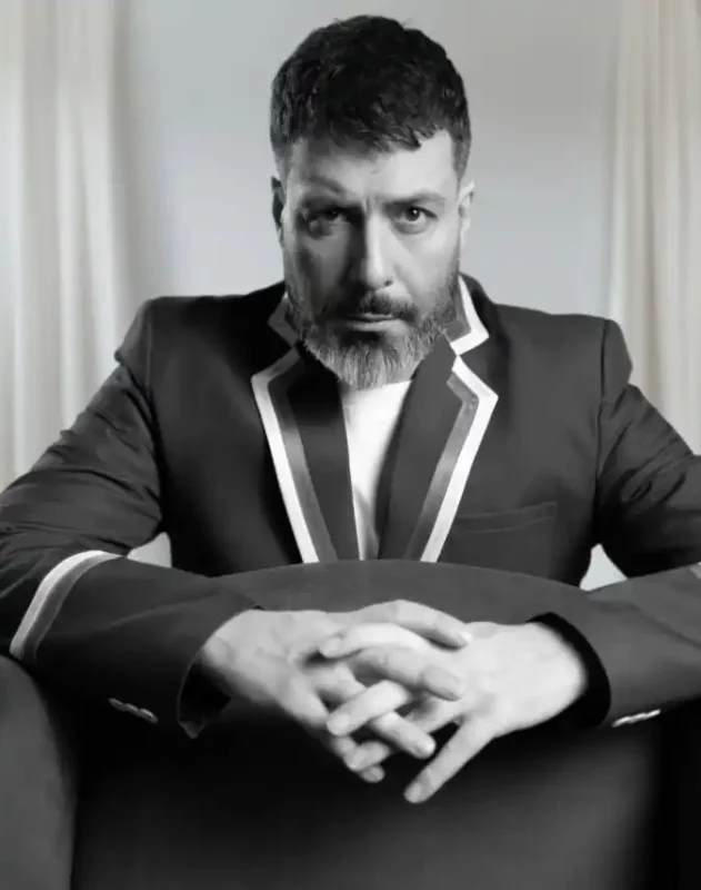 قاب روز | کت و شلوار دیدنی مجید واشقانی قاب روز | کت و شلوار دیدنی مجید واشقانی