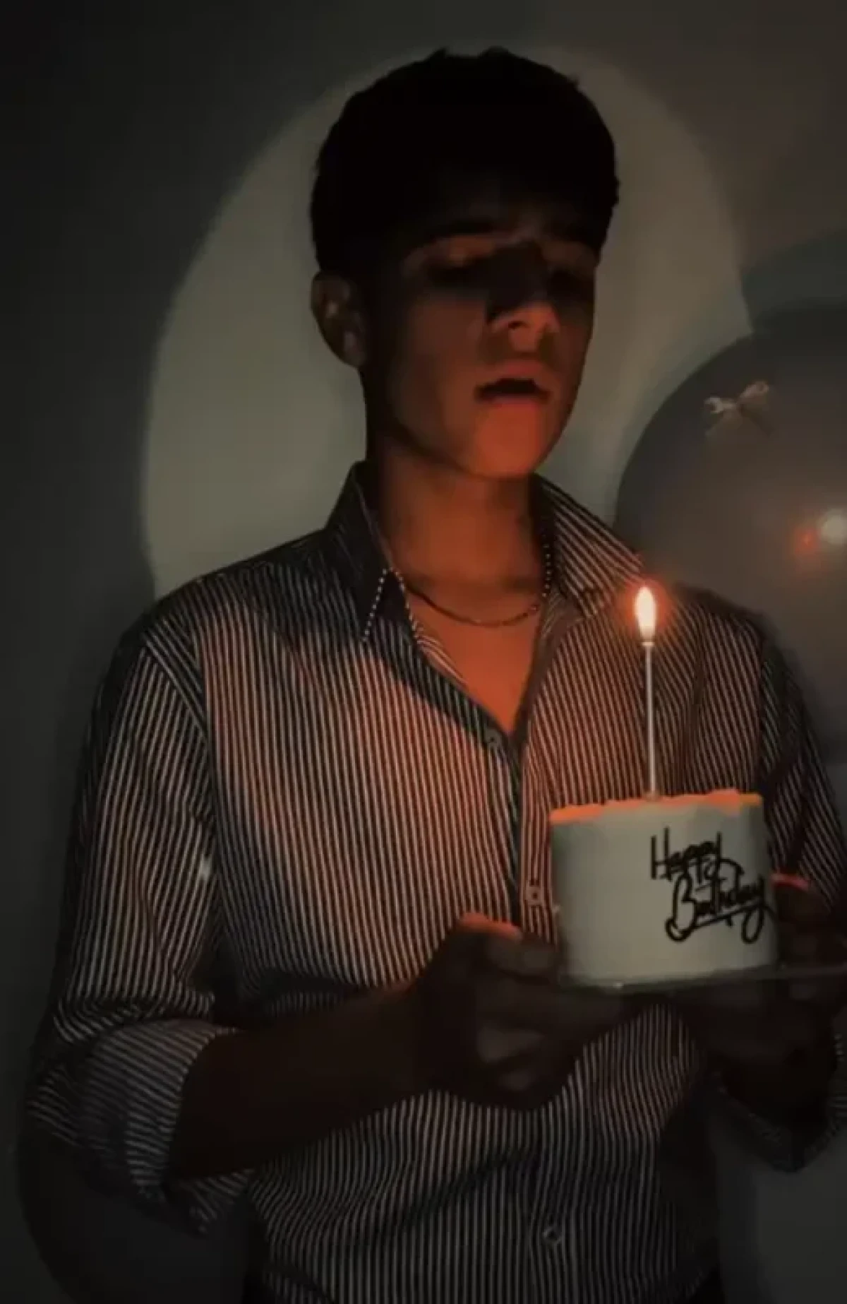 عکس امیررضا فرامرزی «امیر» سریال بچه مهندس 4 در جشن تولد 18 سالگی Screenshot 2025 10 02 200911