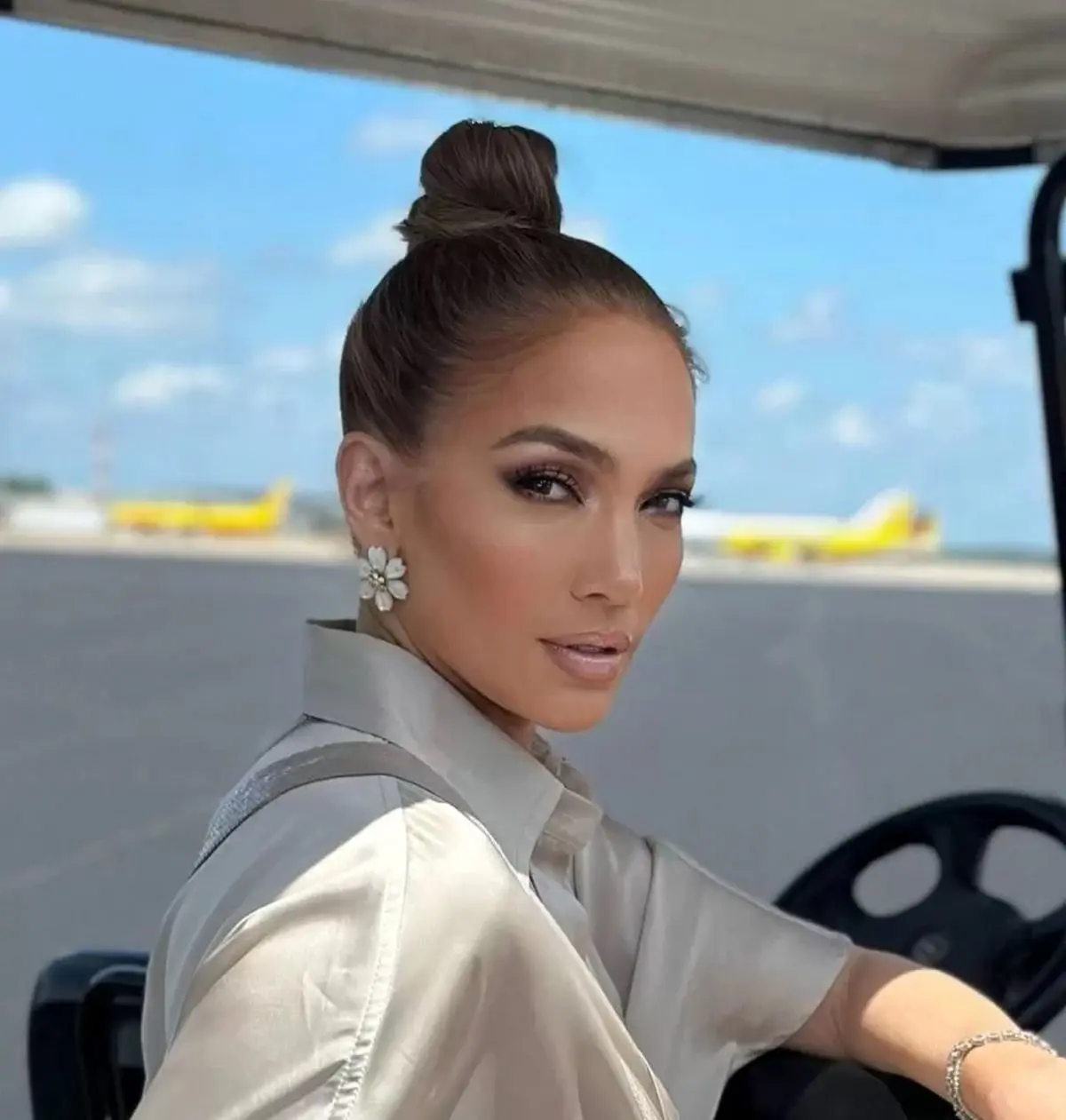 تاریخ وبگردی | استایل سلبریتی ها؛ جنیفر لوپز خوش استایل ترین در دنیای مد هالیوود تاریخ وبگردی | استایل سلبریتی ها؛ جنیفر لوپز خوش استایل ترین در دنیای مد هالیوود