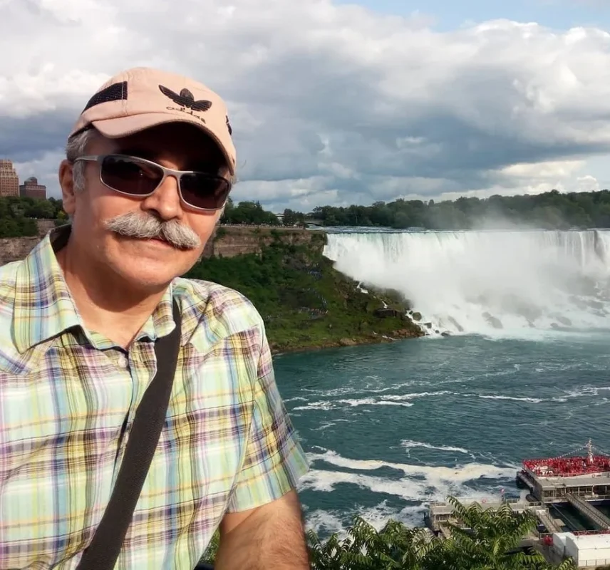 تصاویر دیده نشده | عکس دیدنی افشین نخعی بازیگر نقش افشین عباسی پدرخوانده مومو سریال بچه مهندس در کانادا تصاویر دیده نشده | عکس دیدنی افشین نخعی بازیگر نقش افشین عباسی پدرخوانده مومو سریال بچه مهندس در کانادا