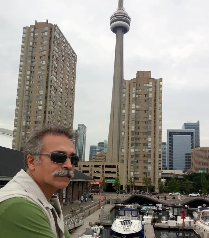 تاریخ وبگردی | عکس دیدنی افشین نخعی بازیگر نقش افشین عباسی پدرخوانده مومو سریال بچه مهندس در کانادا تاریخ وبگردی | عکس دیدنی افشین نخعی بازیگر نقش افشین عباسی پدرخوانده مومو سریال بچه مهندس در کانادا